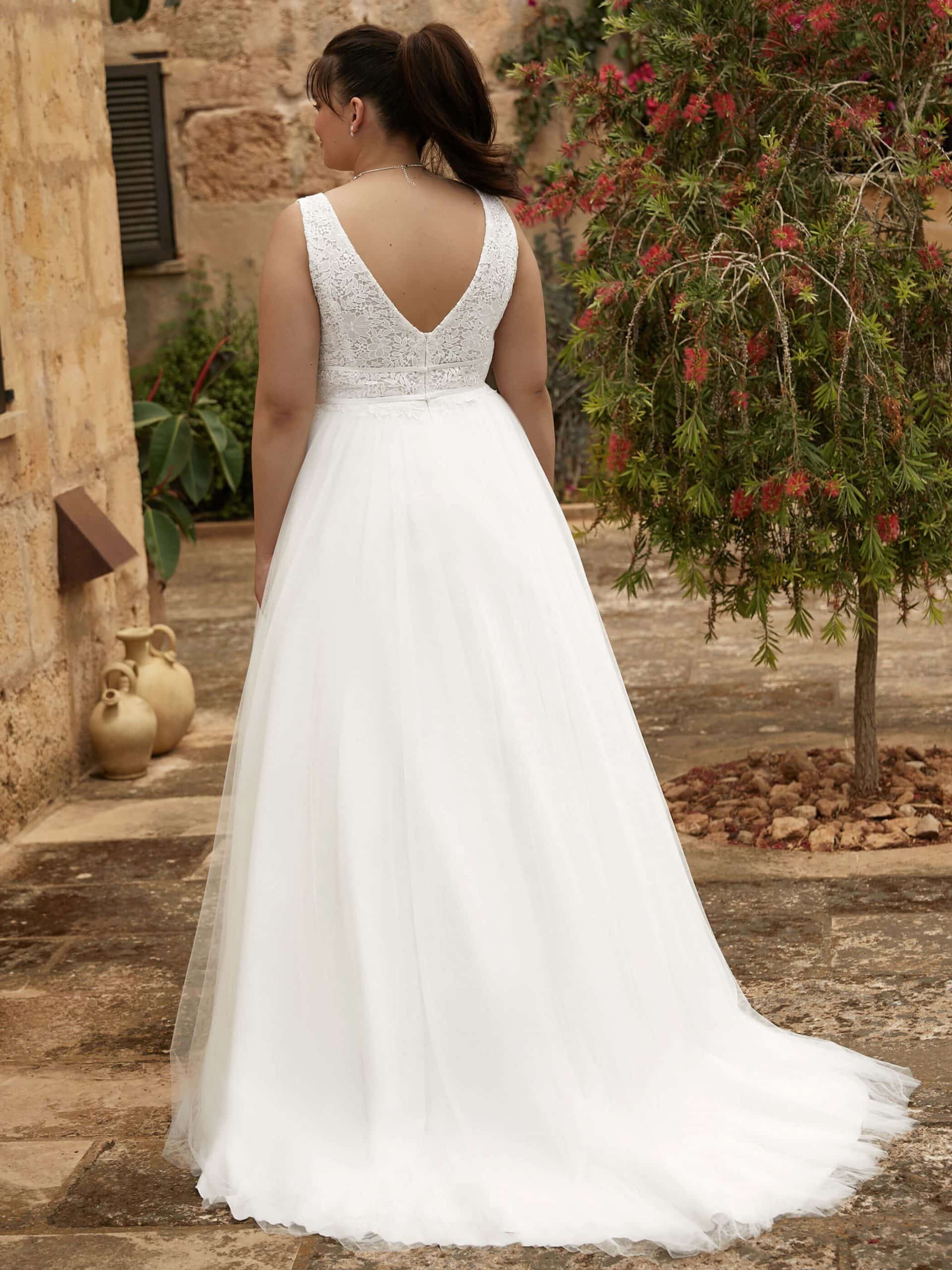 Bianco-Evento-bridal-dress-KEIRA-plus-2-scaled