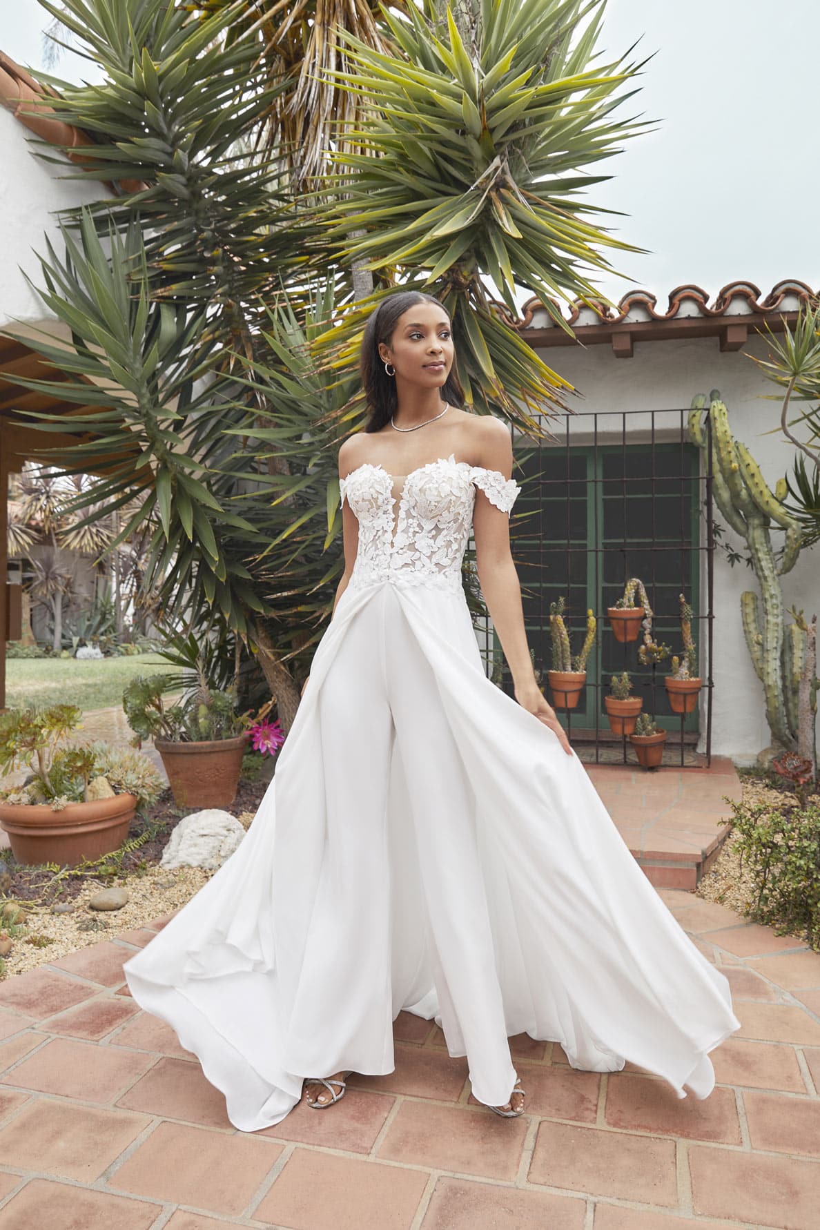 brautmoden-walter_casablanca-bridal-2023-BL375-Willow-1front-with-Slit