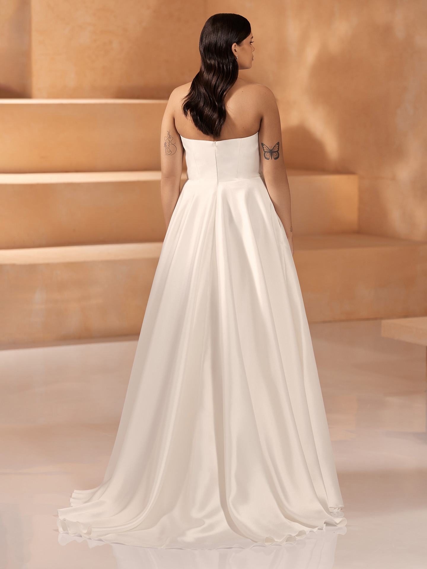 Bianco-Evento-bridal-dress-OLGA-plus-2